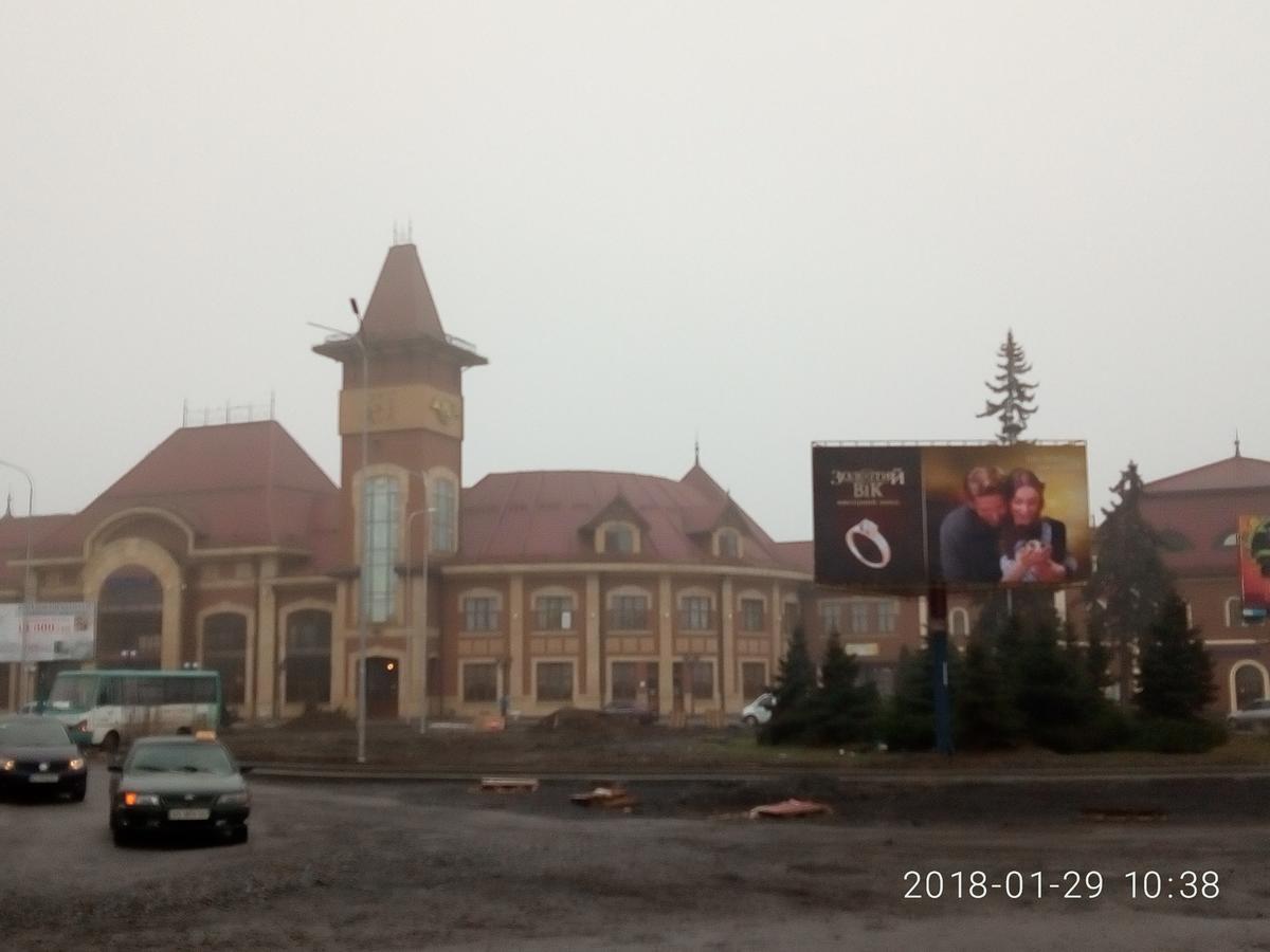 Hotel As 1 Uzjhorod Eksteriør bilde
