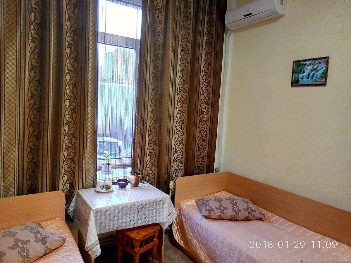 Hotel As 1 Uzjhorod Eksteriør bilde